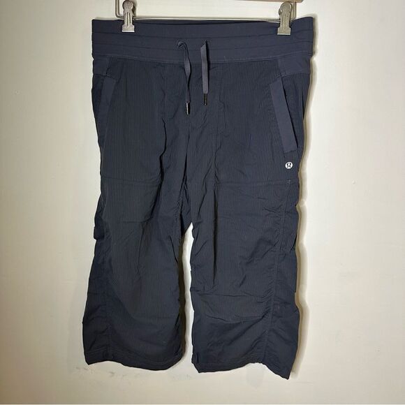 Lululemon Studio Crop Size 8 gray Drawcord At Hem - Picture 2 of 8